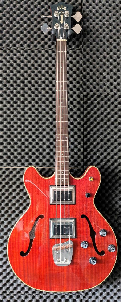 Guild Starfire 2 elektrische semi hollow-body basgitaar