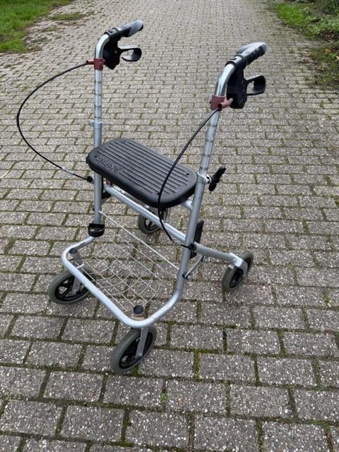 Rolator lichtgewicht.