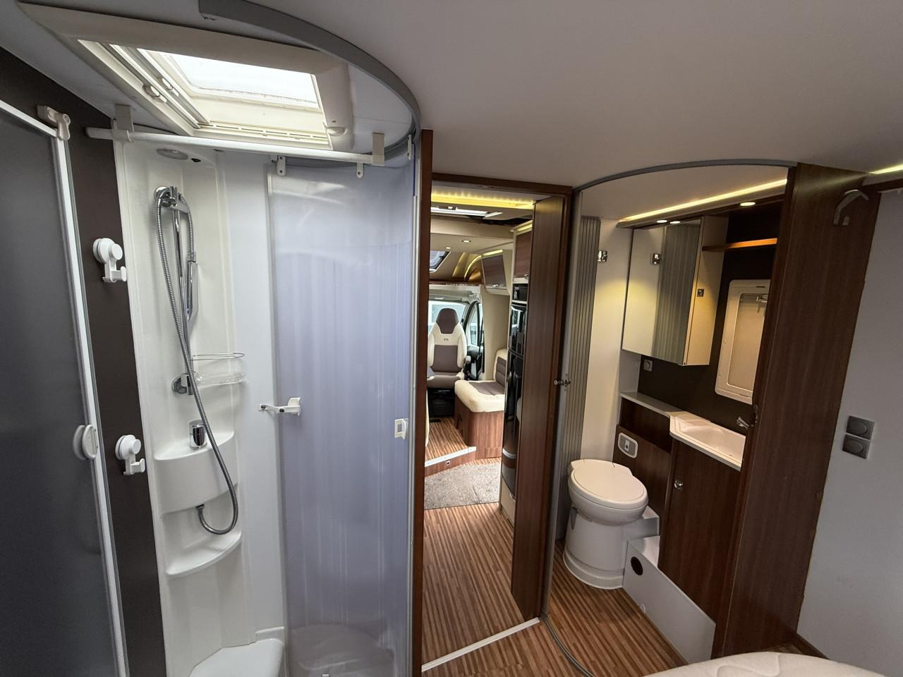 Adria Matrix Plus M670SC - Luxe gezinscamper vol comfort en vrijheid!