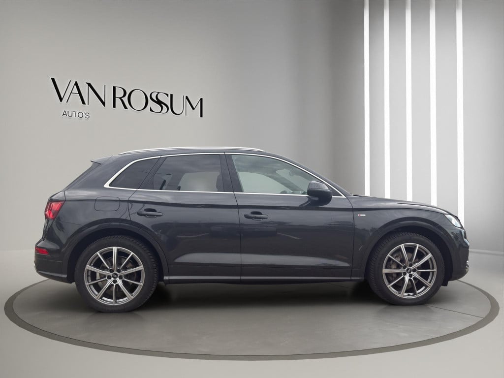 Audi Q5 55 tfsi e quattro competition s-line | luchtvering | head-up | 20"|