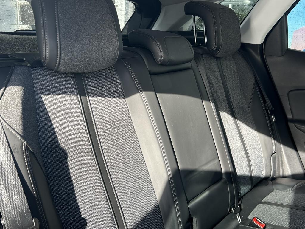Peugeot 3008 1.2 puretech 130pk s&s allure navigatie | bt | applecarplay & 