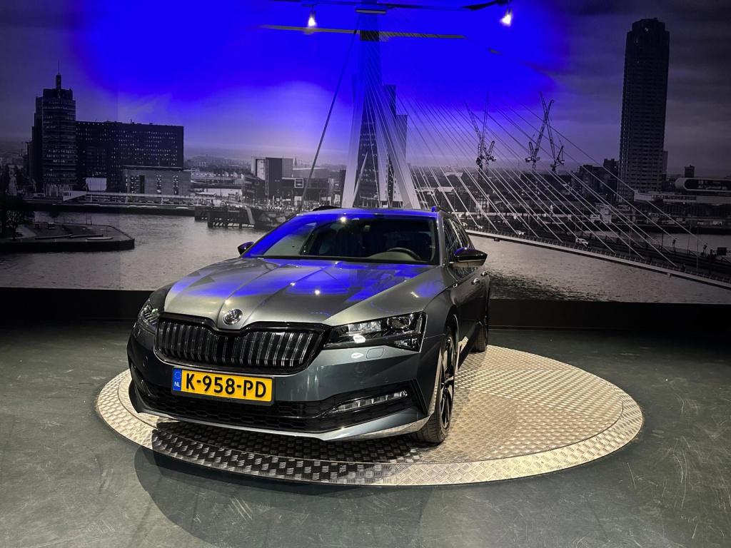 Skoda Superb combi 1.4 tsi iv sportline business *keyless*virtual*camera*sf