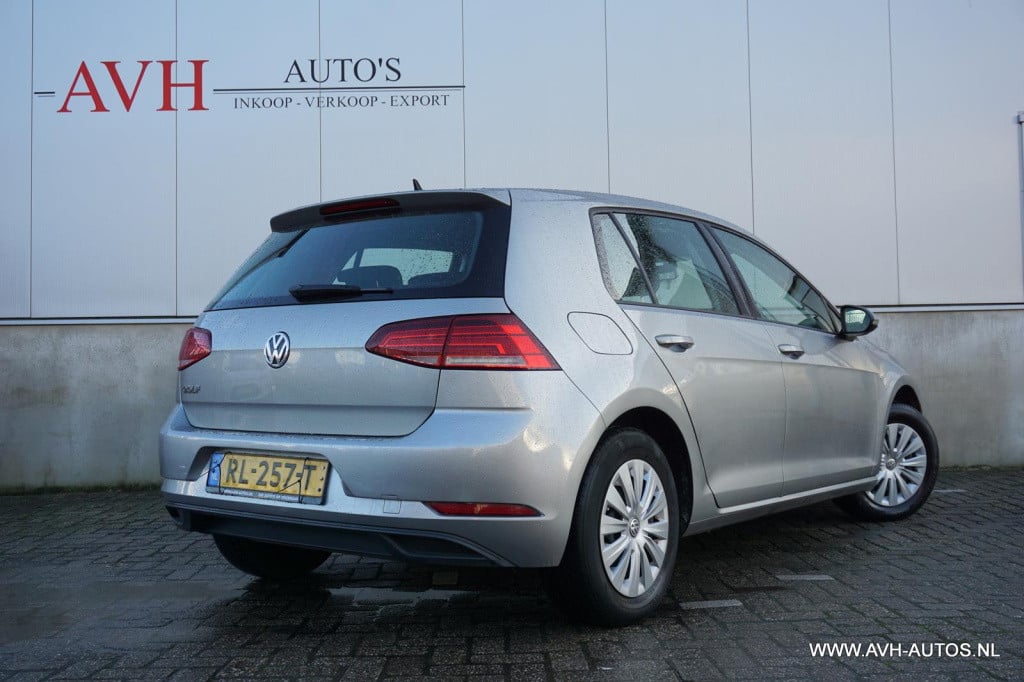 Volkswagen Golf 1.0 tsi trendline