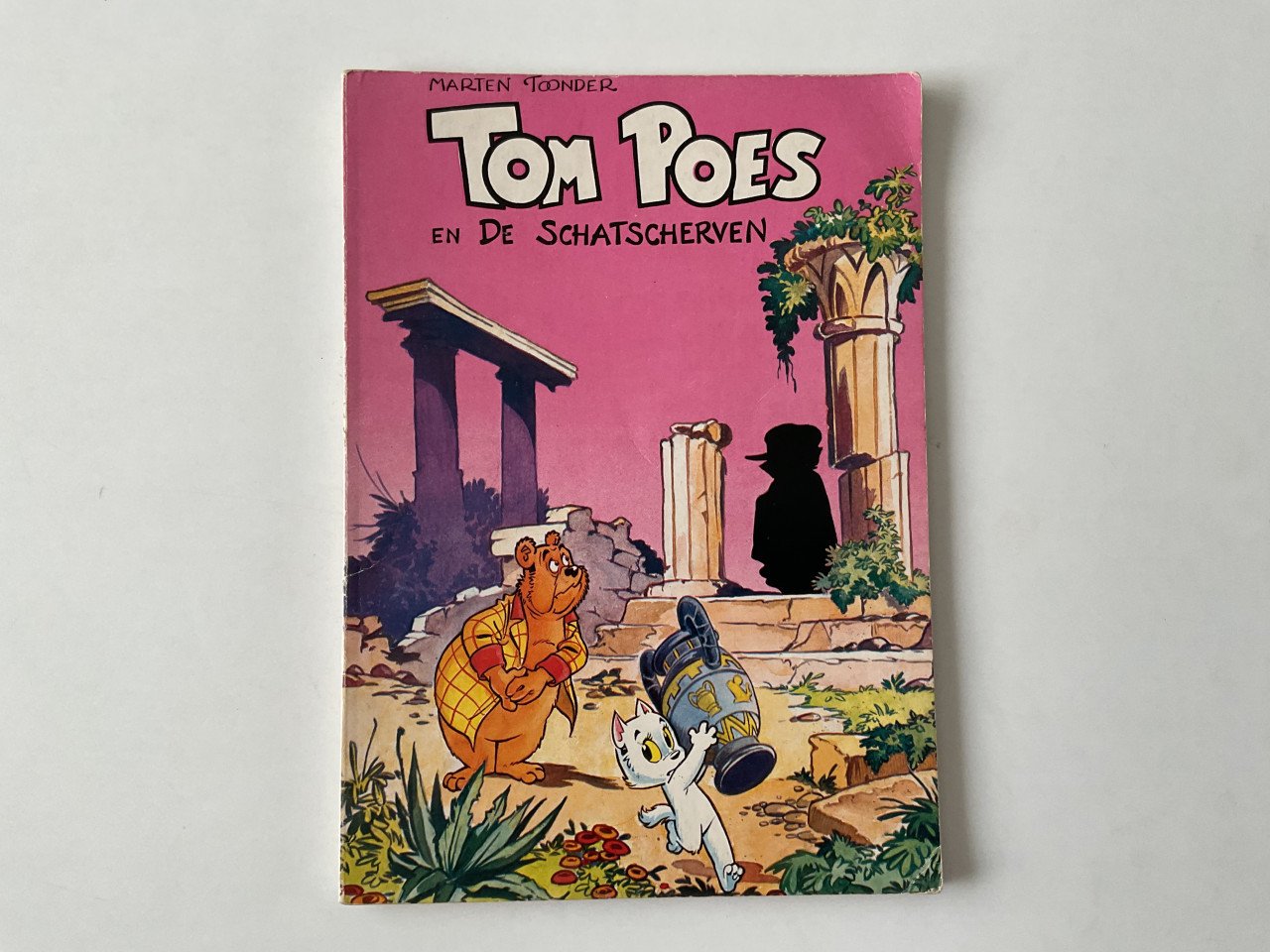 Verschillende stripboeken. Dan Cooper, Lambik, Smurfen, Tommy Riley etc.