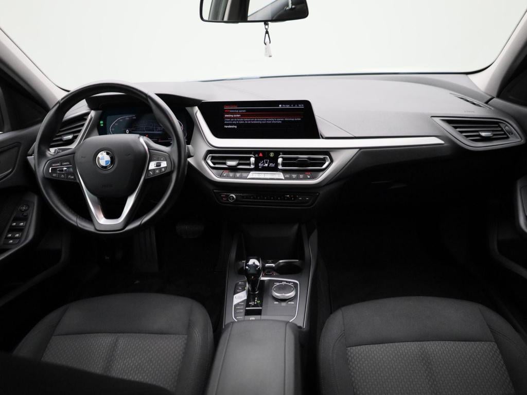 BMW 1 Serie 116i business edition | digitaal dashboard | keyless | stoelver