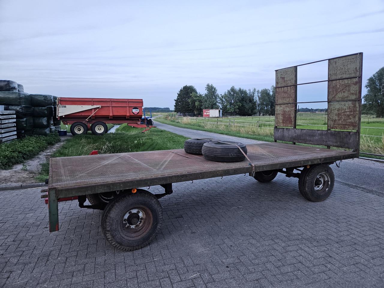 Platte landbouw wagen