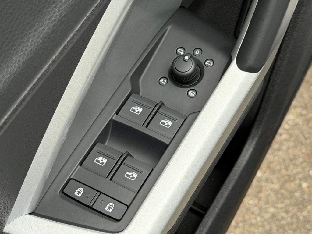 Audi Q3 35 tfsi 150pk s-tronic advanced | trekhaak | zwart optiek | dode ho