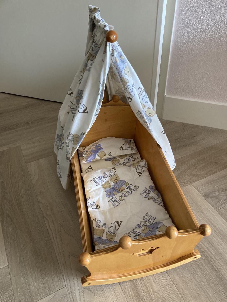 Poppen wieg bed van hout