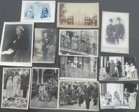 WILHELMINA, 12 foto’s Koninklijk Huis, periode t/m 1945