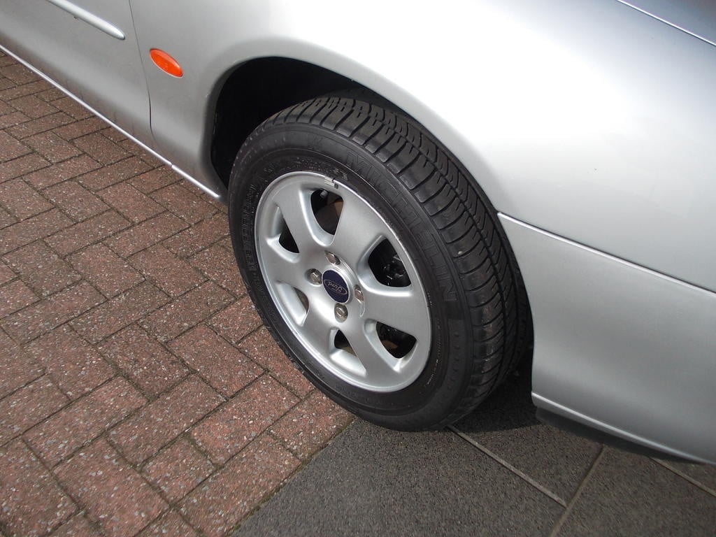 Ford Mondeo 1.8 td ghia