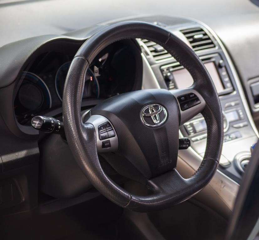Toyota Auris 1.8 full hybrid executive business