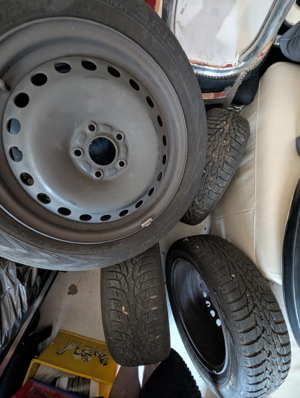 Stalen velgen met winterbanden