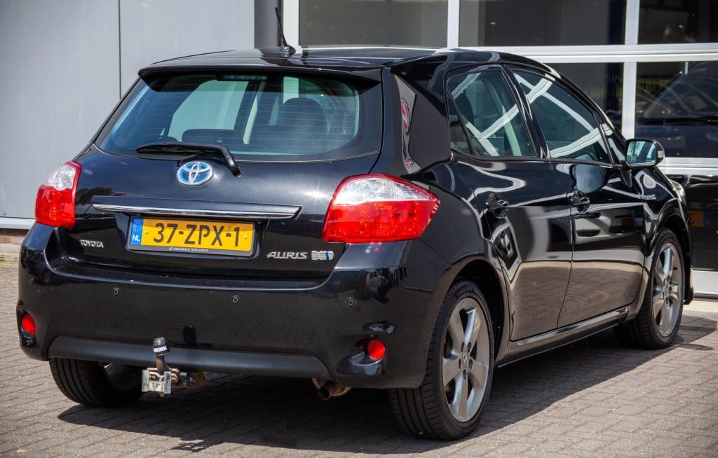 Toyota Auris 1.8 full hybrid executive business