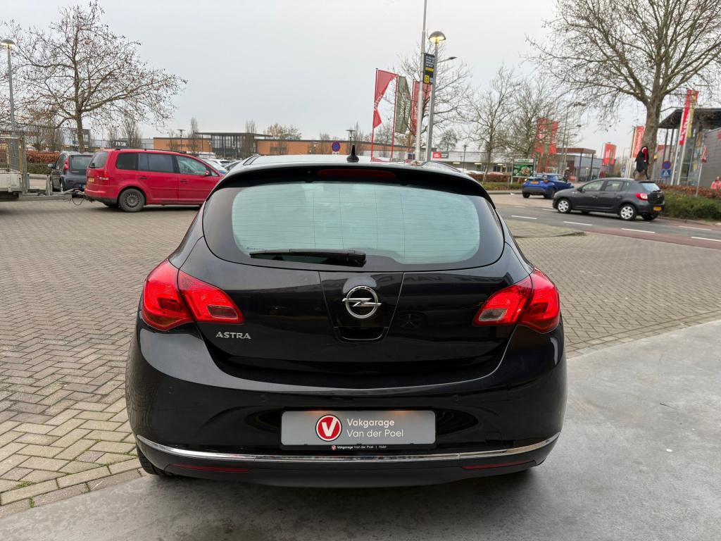 Opel Astra 1.4 turbo blitz