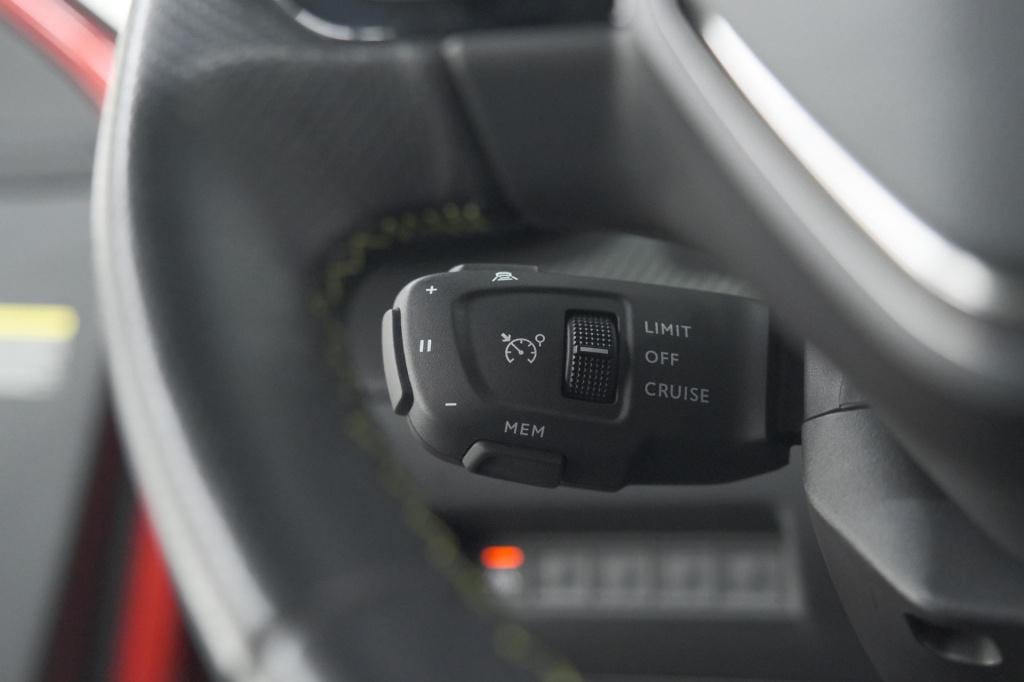 Peugeot 2008 puretech 130 gt pack | panoramadak | camera | adaptieve cruise