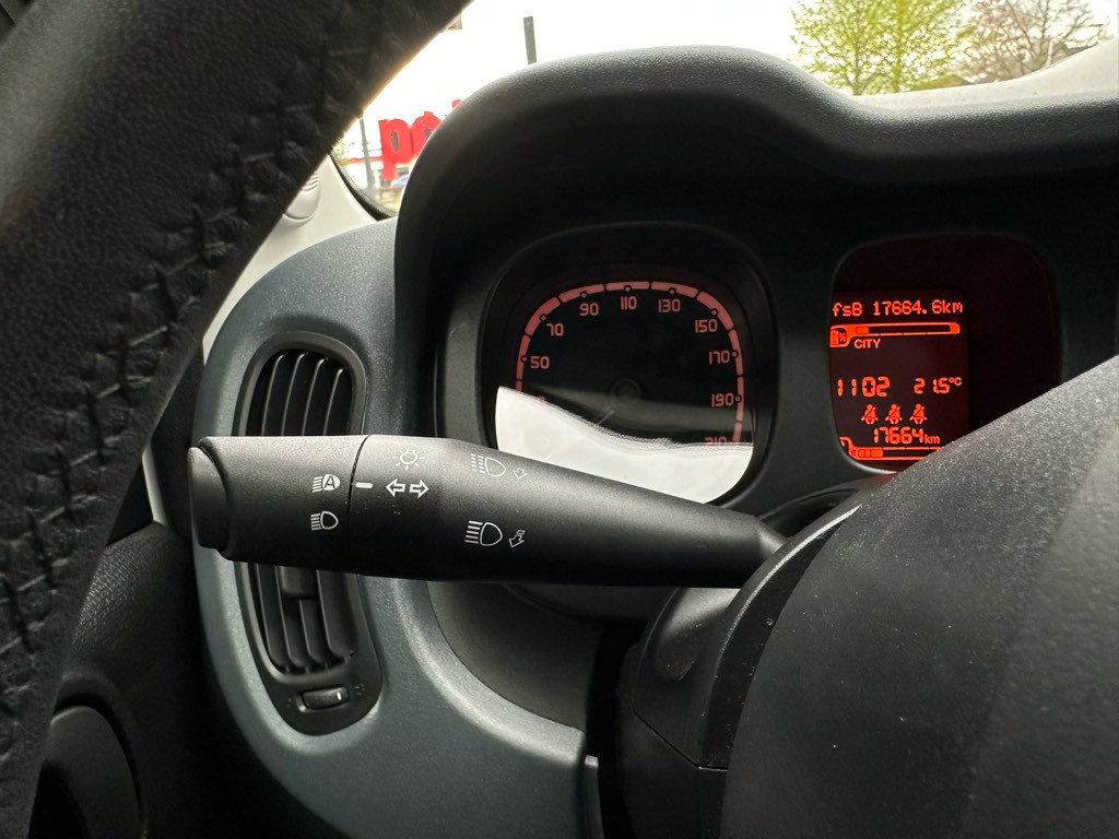 Fiat Panda 1.0 hybrid red cross hybrid // nieuwstaat // 17.000km //