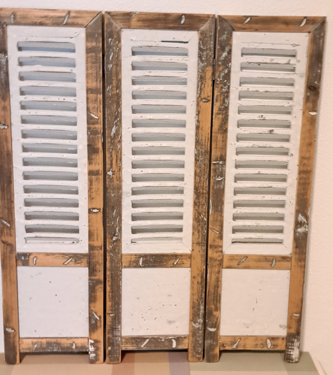 Mooie shabby chic drieluik shutter/raamscherm 70x60 cm
