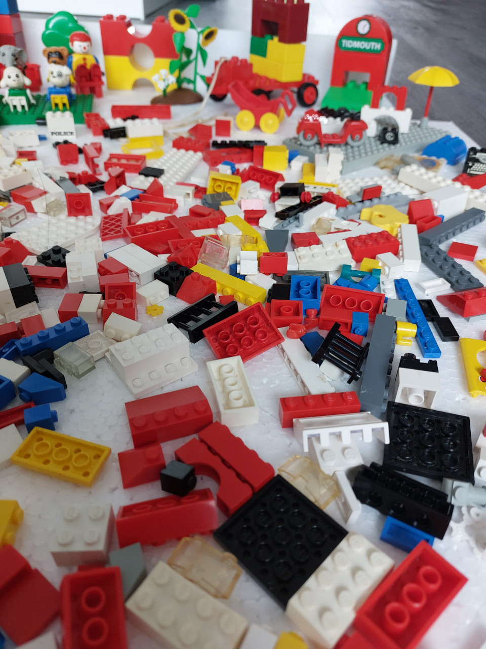 VINTAGE LEGO.