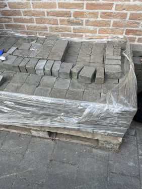 Bestrating  grijs 10x10 trommelsteen 11m2