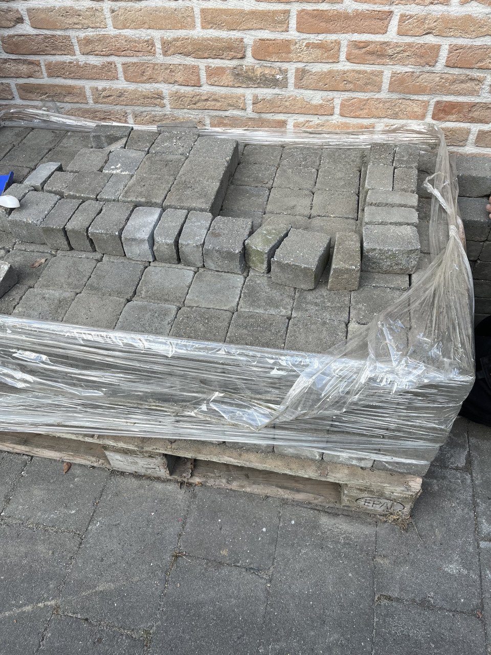 Bestrating  grijs 10x10 trommelsteen 11m2