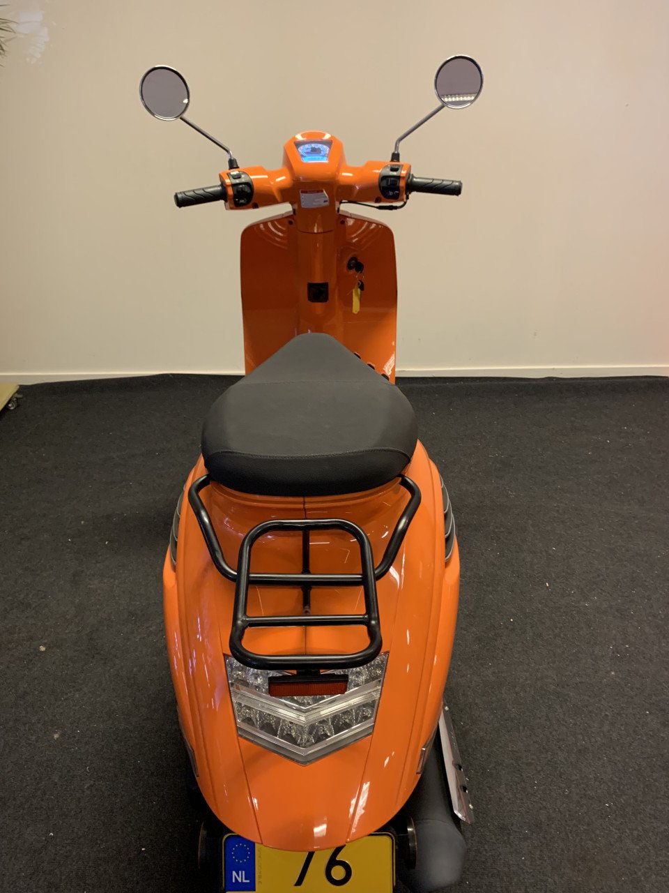 INSETTO MOTOR SCOOTER 125CC NU 1295,= RIJKLAAR