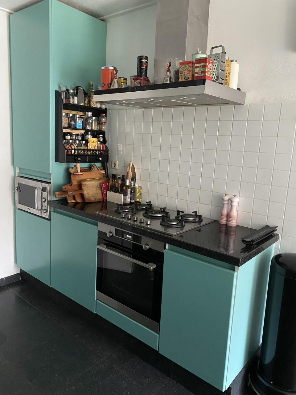 Keuken Gratis ( + deel apparatuur over te nemen)