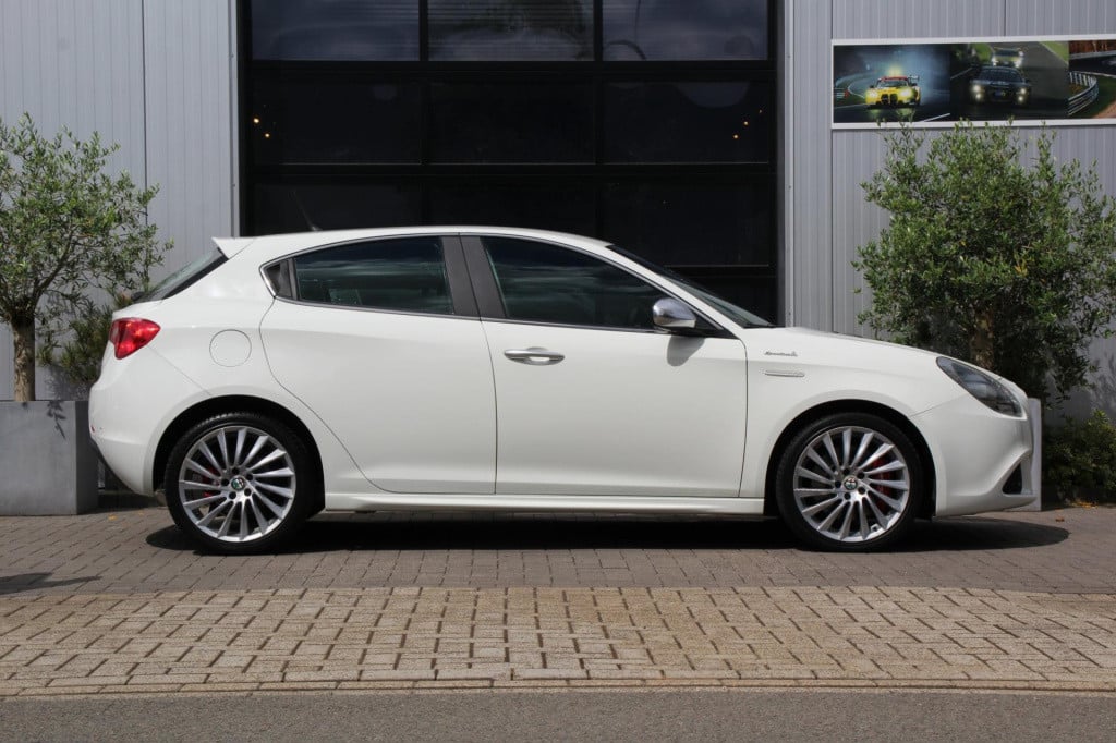 Alfa Romeo Giulietta 1.4 t turbo sportiva tct automaat - xenon - leder - st