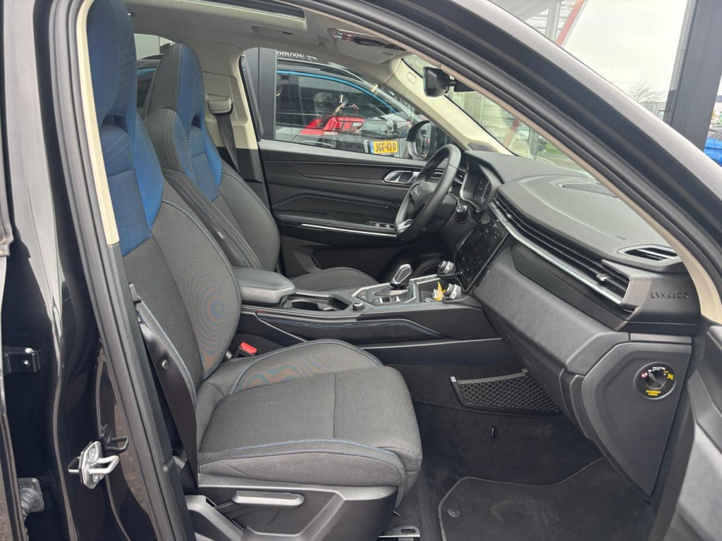 Lynk & Co 01 1.5 261pk, pano, 360gr camera, adaptive cc, carplay