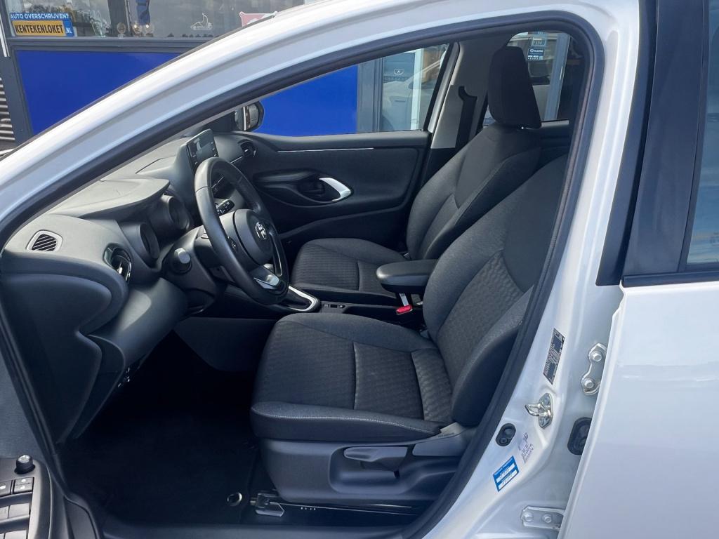 Toyota Yaris 1.5 hybrid dynamic line, camera, carplay, navi enz..