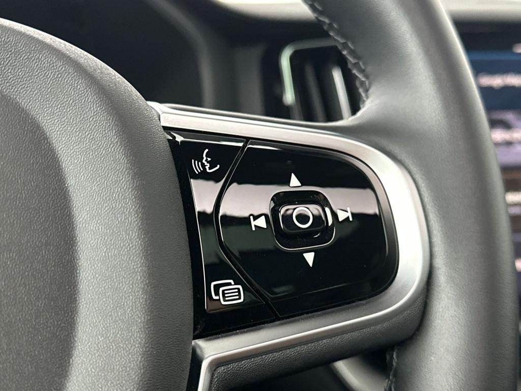 Volvo XC60 t6 398pk recharge black edition ultra| pano| 360camera| adap.cru