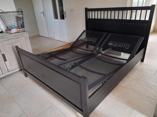 2 Persoons bed met verstelbare Auping bodems 160 x 200 (in goede staat )