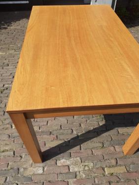 Eikenhouten tafel