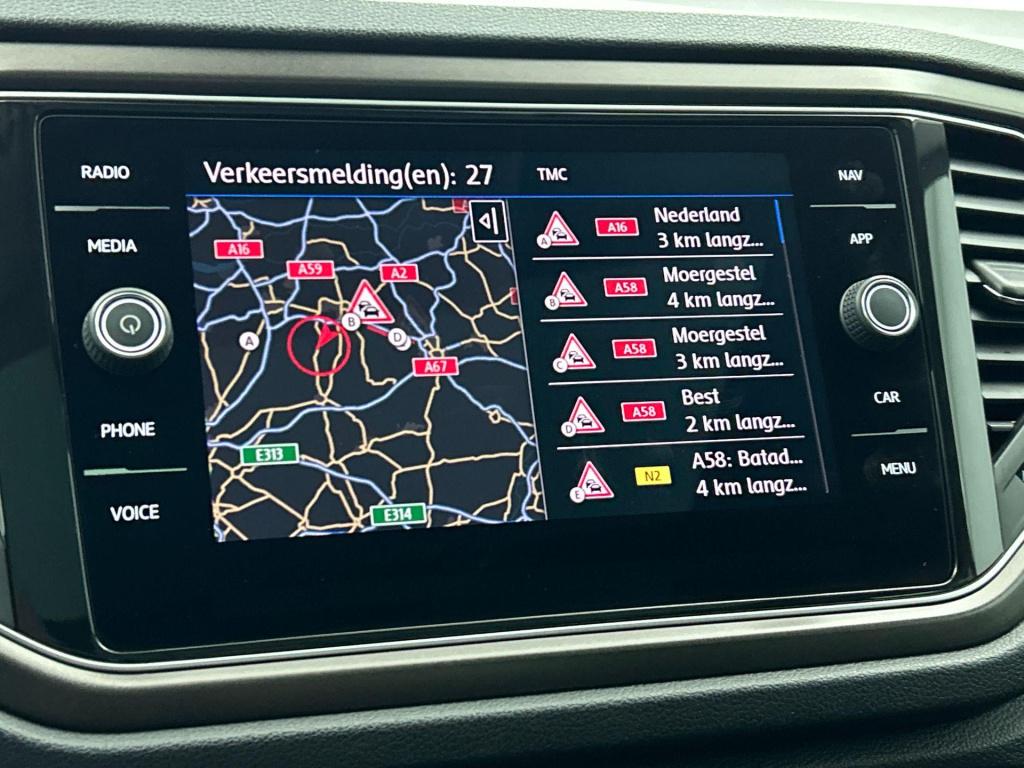 Volkswagen T-roc 1.0 tsi style | lmv | panorama dak | navigatie | parkeer s