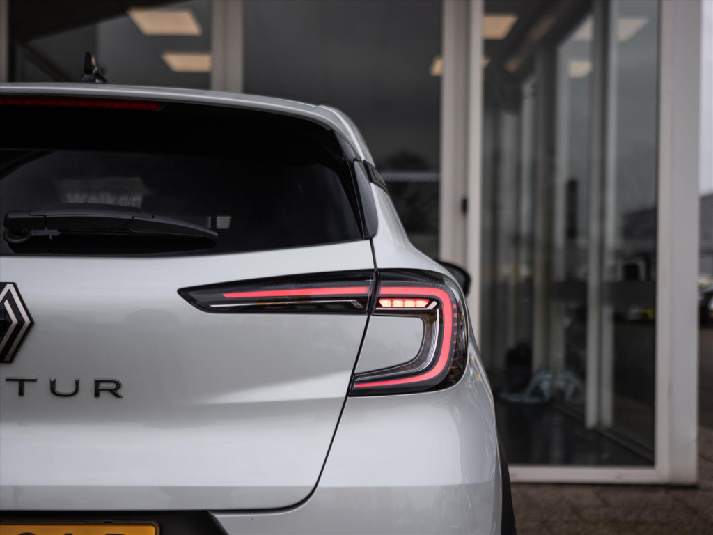 Renault Captur mild hybrid 160pk techno automaat | carplay | camera | park.