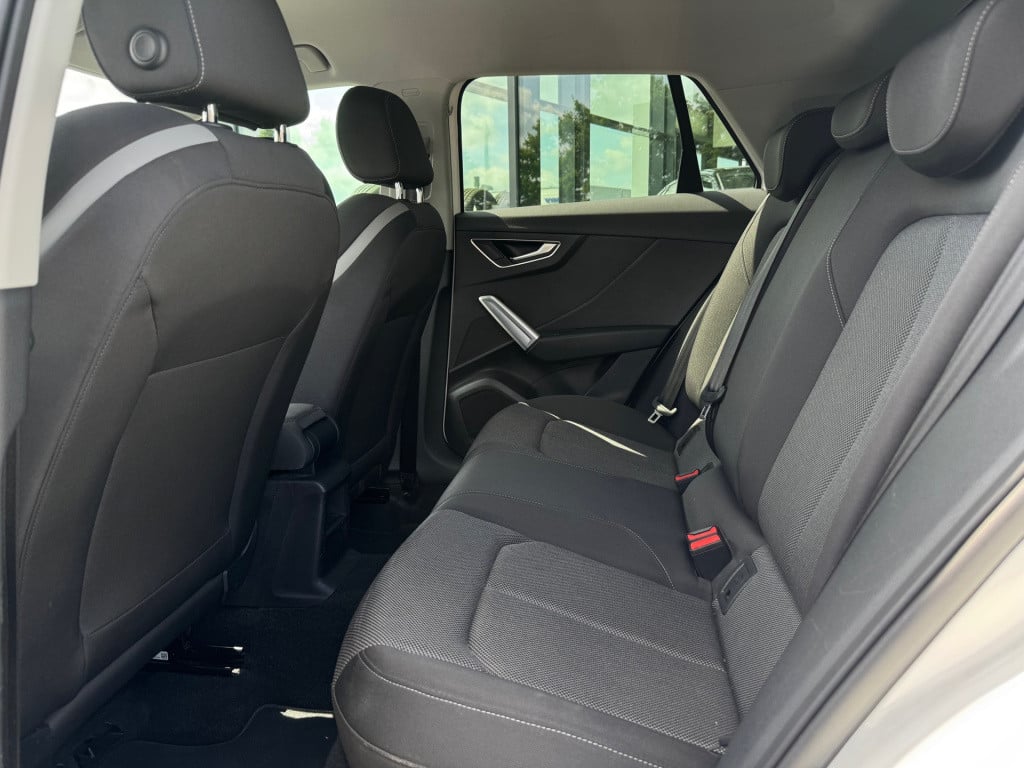 Audi Q2 30 tfsi sport * keyless * stoelverwarming * pdc 2x