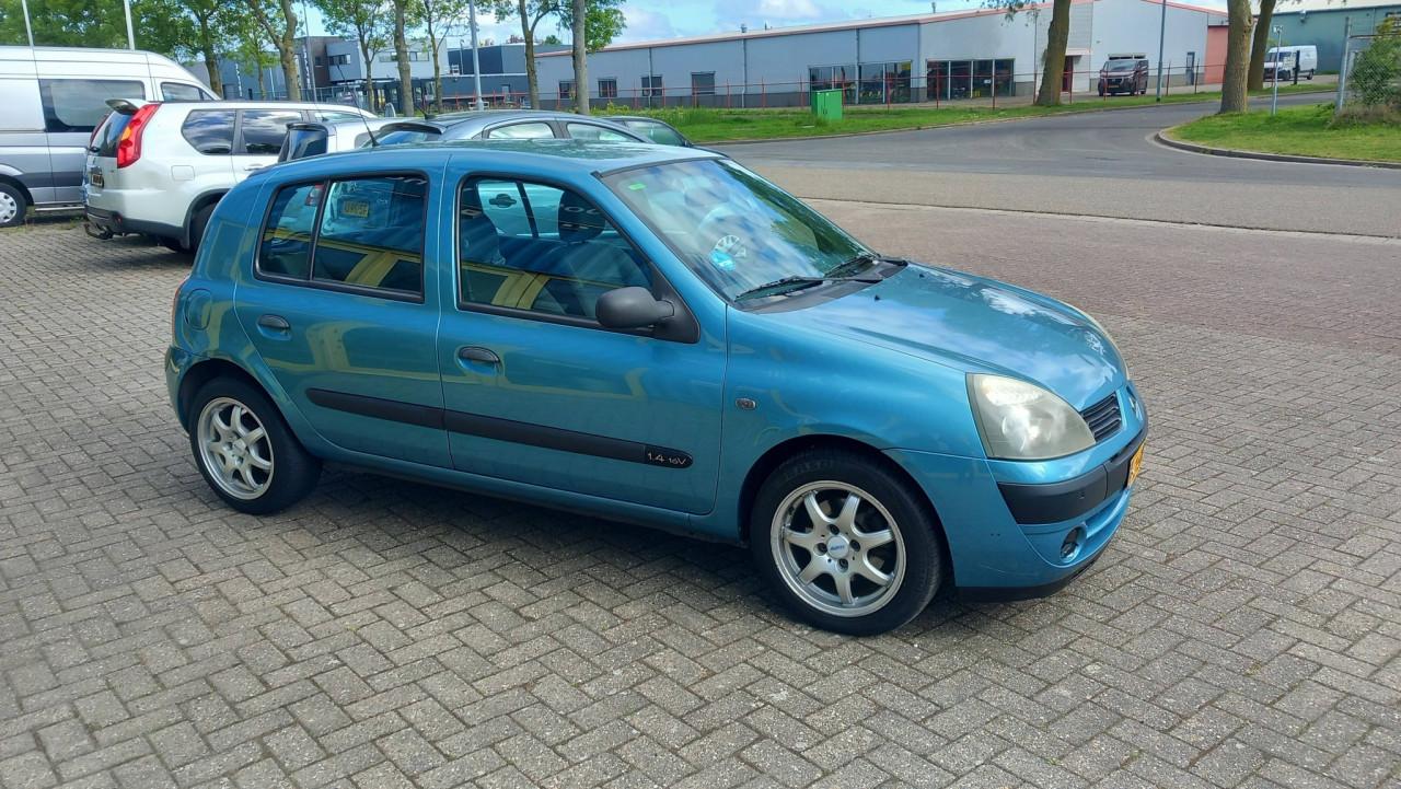 Renault CLIO 1.4 16v Authentique automaat !!! 5drs 2005 airco apk 2027 !!