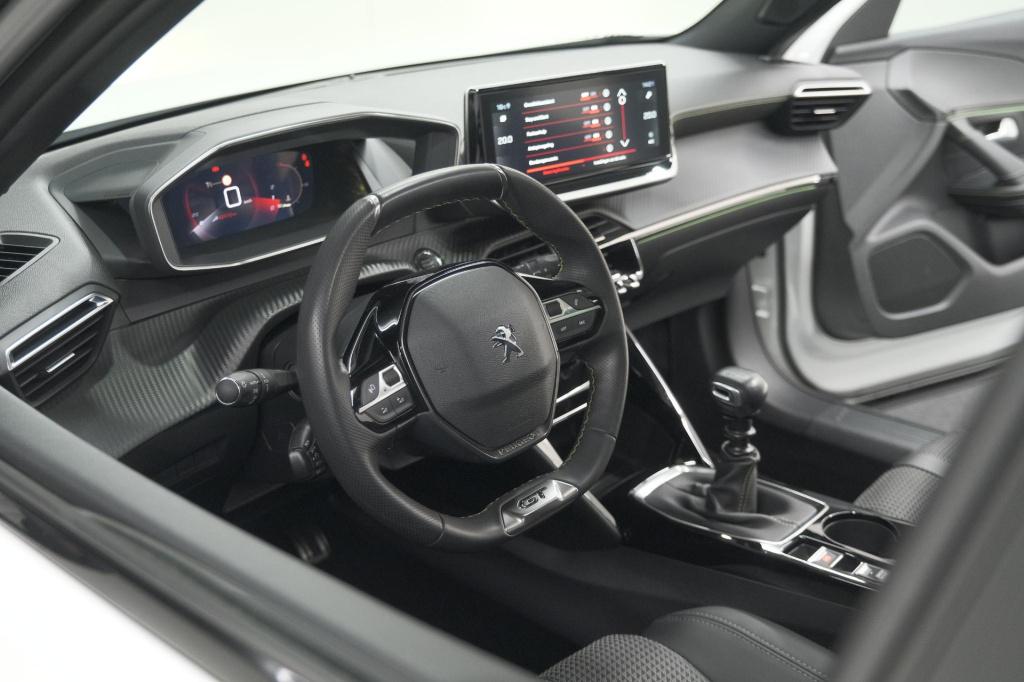 Peugeot 2008 puretech 130 gt | elektrisch panoramadak | camera | dodehoekde