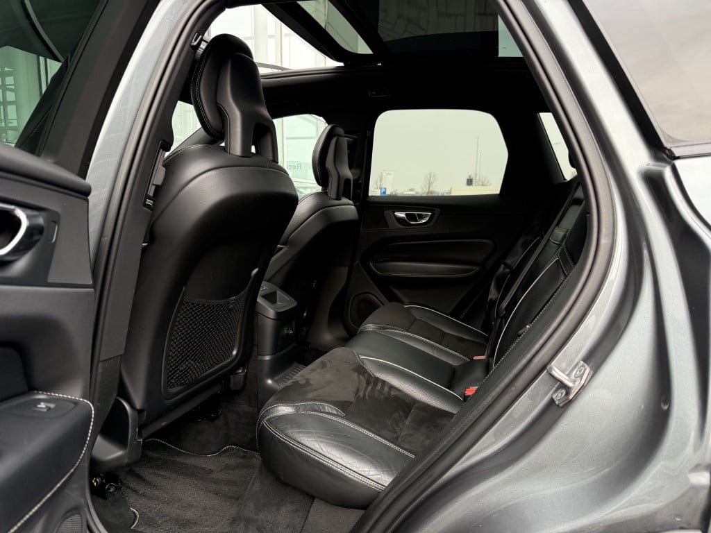 Volvo XC60 t8 390pk recharge r-design| panodak| luchtvering| trekhaak| came