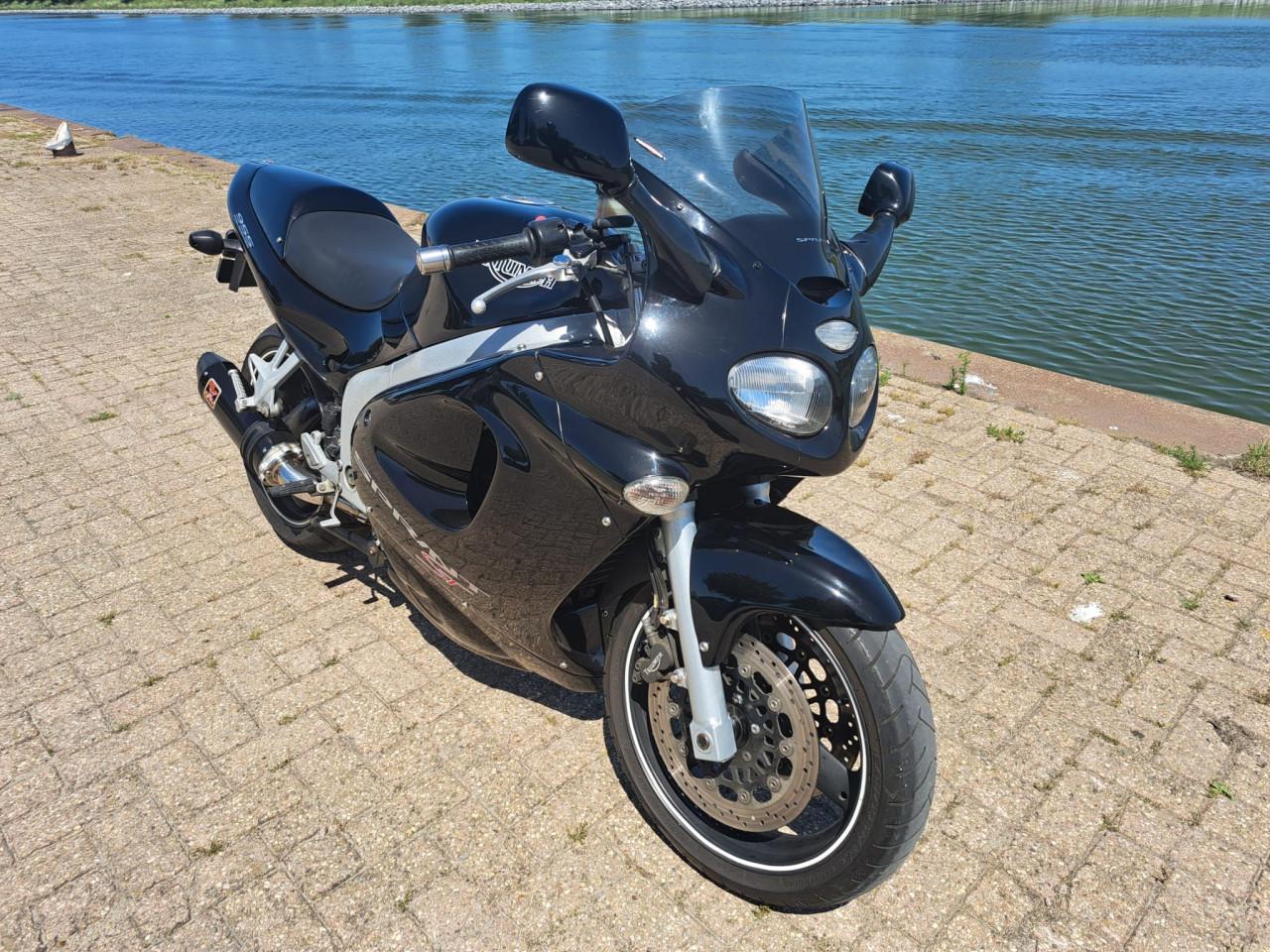 Triumph Sprint ST 955i ST inruiler (opknapper)