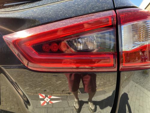 Gevraagd; achterlcht kofferdeksel links Qashqai uit 2019 H-592-DR