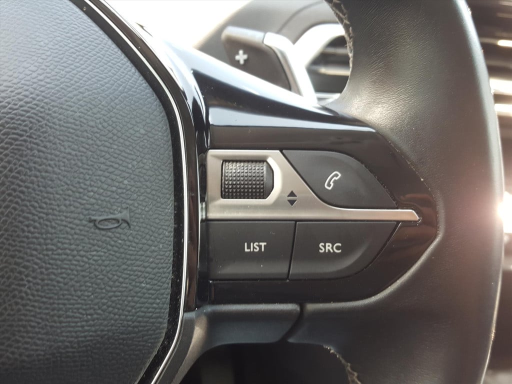 Peugeot 3008 1.6 plug-in hybrid 225pk blue lease allure eat8 automaat navig
