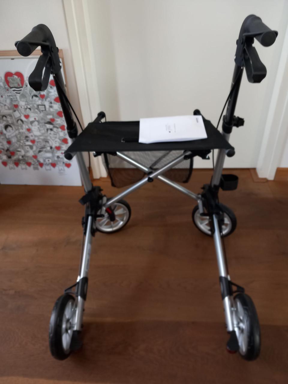 Te koop splinternieuwe Rollator