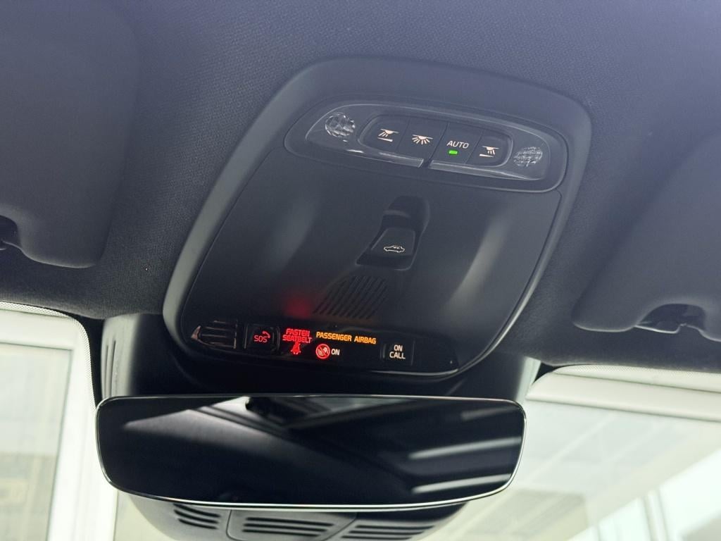 Volvo XC40 t5 262pk recharge r-design| full options! 20''lm