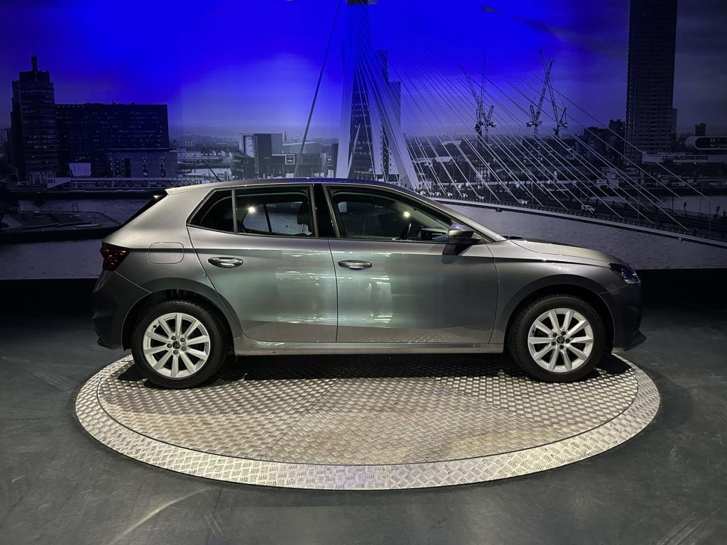 Skoda Fabia 1.0 tsi ambition *led*navi*appconnect*