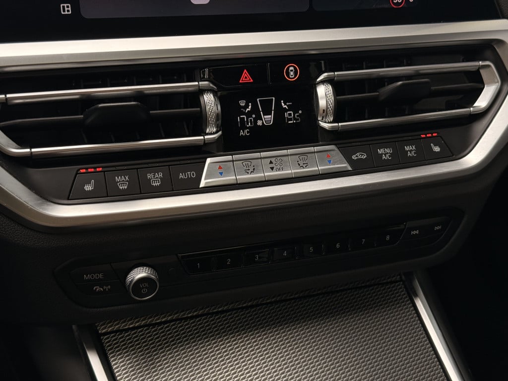 BMW 3-serie 320i m-sport | schuifdak | acc | leder | memory | laser | 20 in