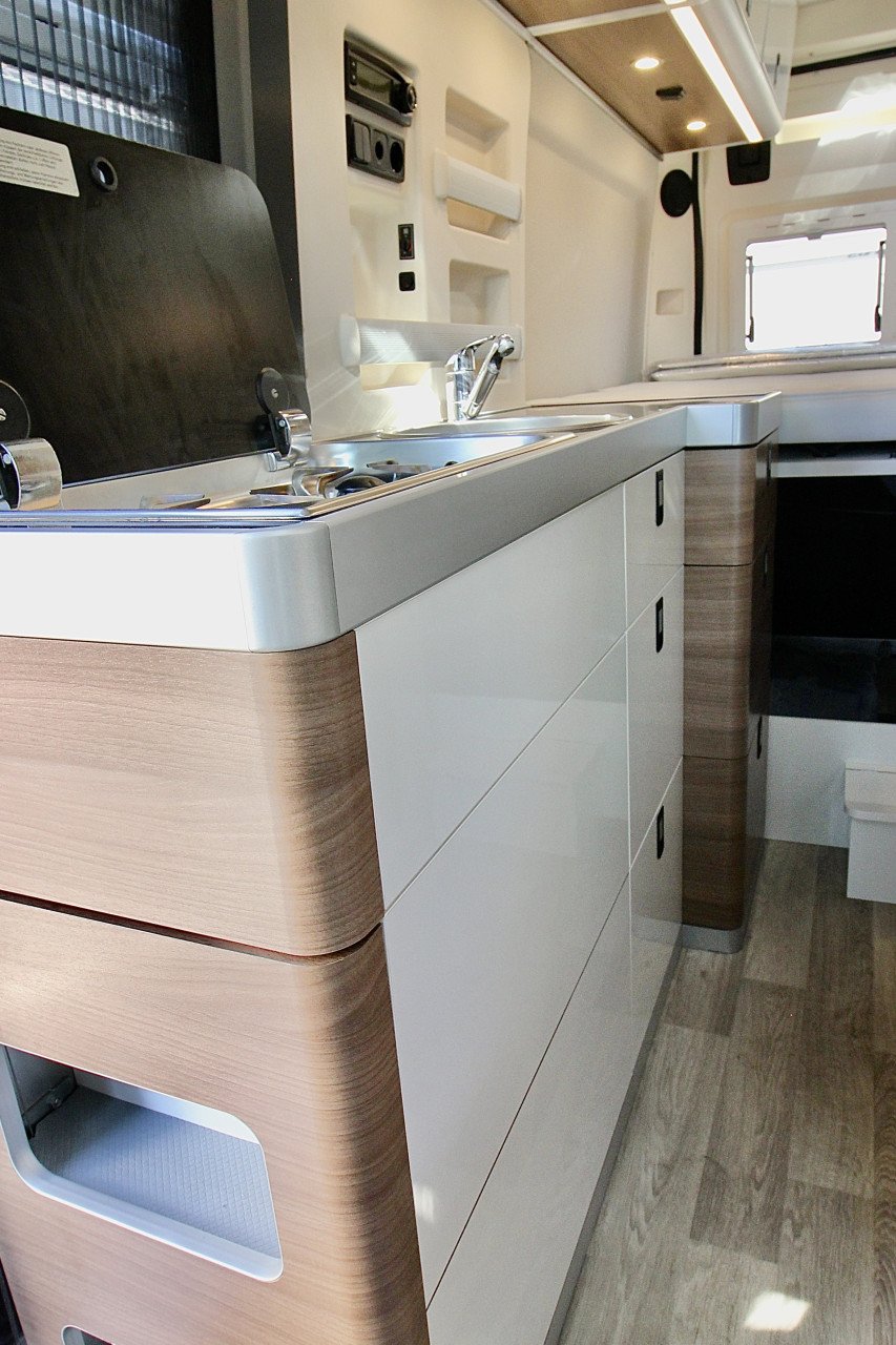 Westfalia Columbus (Vast bed, Als nieuw met veel opties!!!)