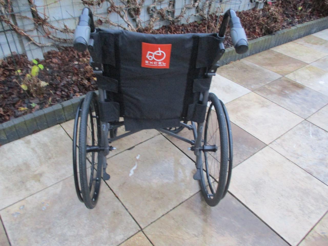 Zgan Excel 9.9 opvouwbare lichtgewicht rolstoel met anti-lekbanden