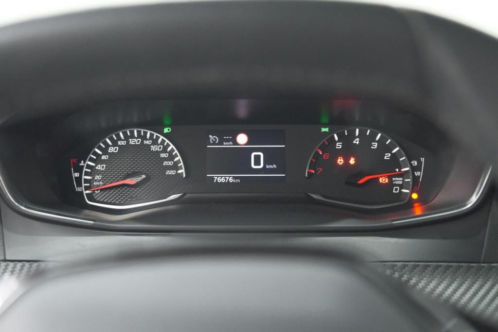 Peugeot 208 puretech 75 allure | camera | apple carplay | parkeersensoren |
