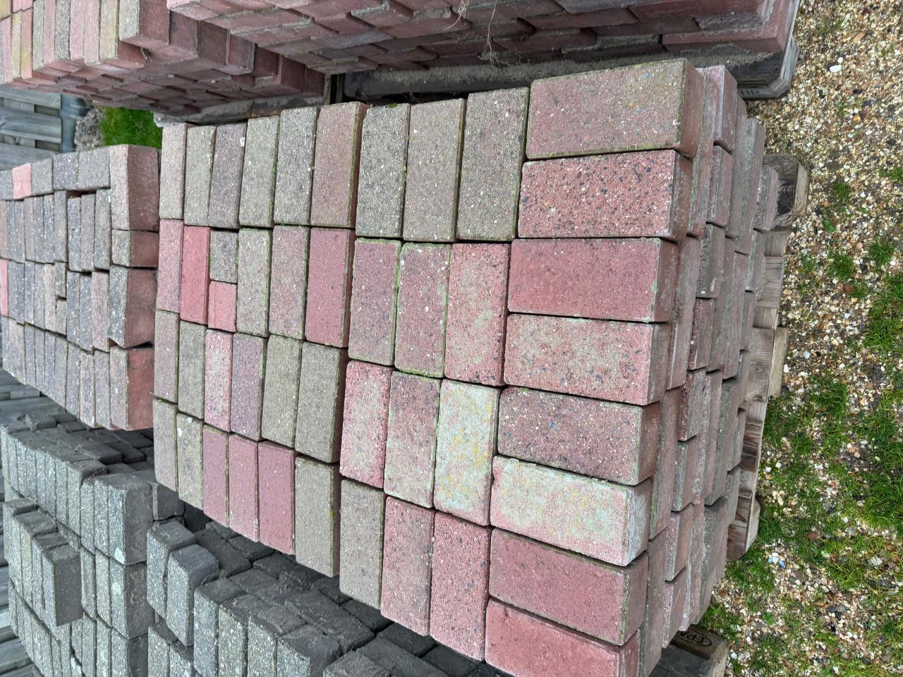 Klinkers BKK rood en grijs