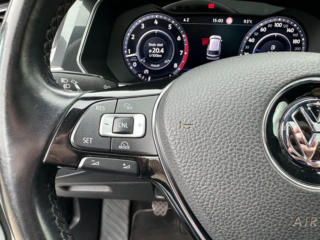 Volkswagen Tiguan 1.4 tsi act connected series r-line panoramadak trekhaak 